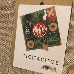 NWT the grinch themed tic tax toe wooden board game gift set